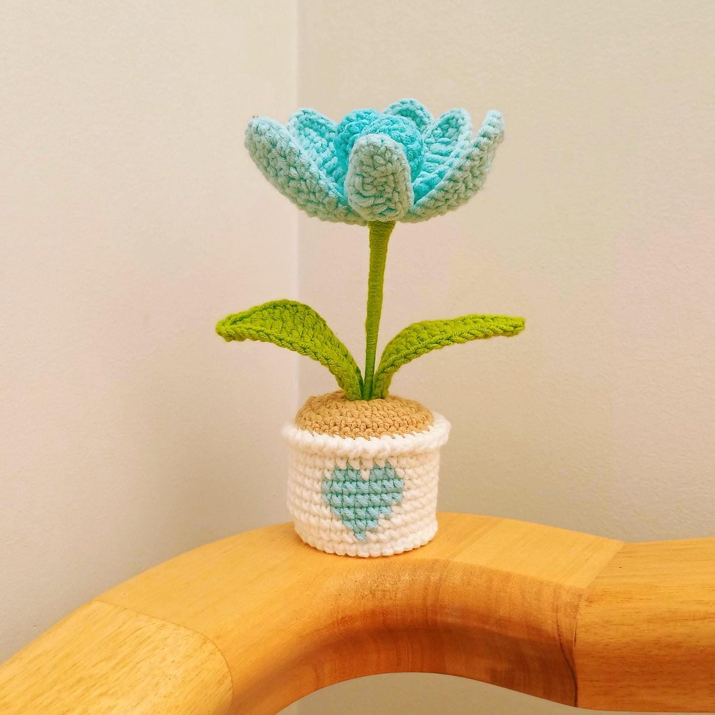 Crochet Tulip Mother's day Gift – 16 cm Handmade Flower with Love Heart Pot