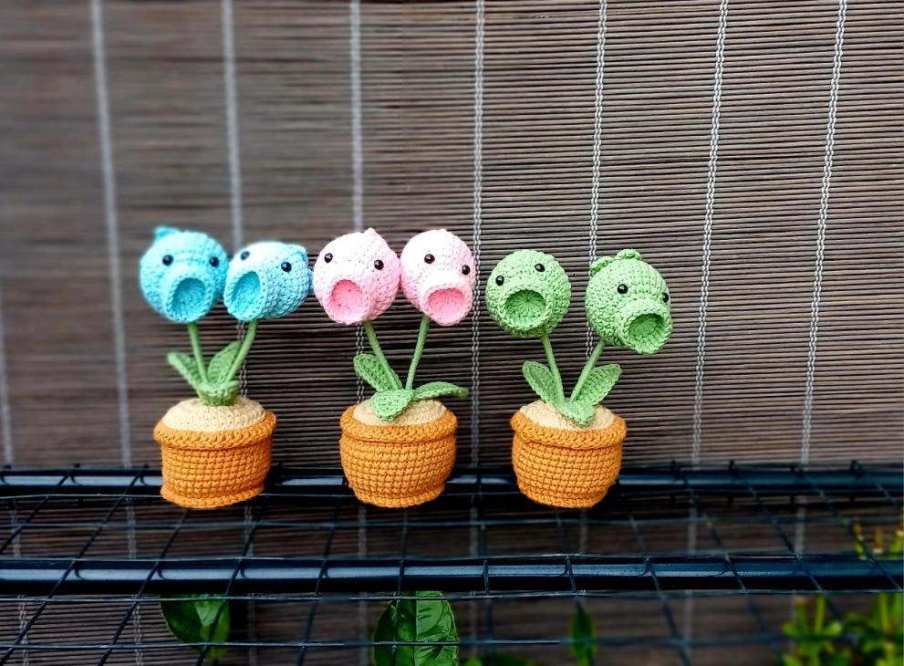 Kawaii Crochet Peashooter Plant: Gamer Desk Decor