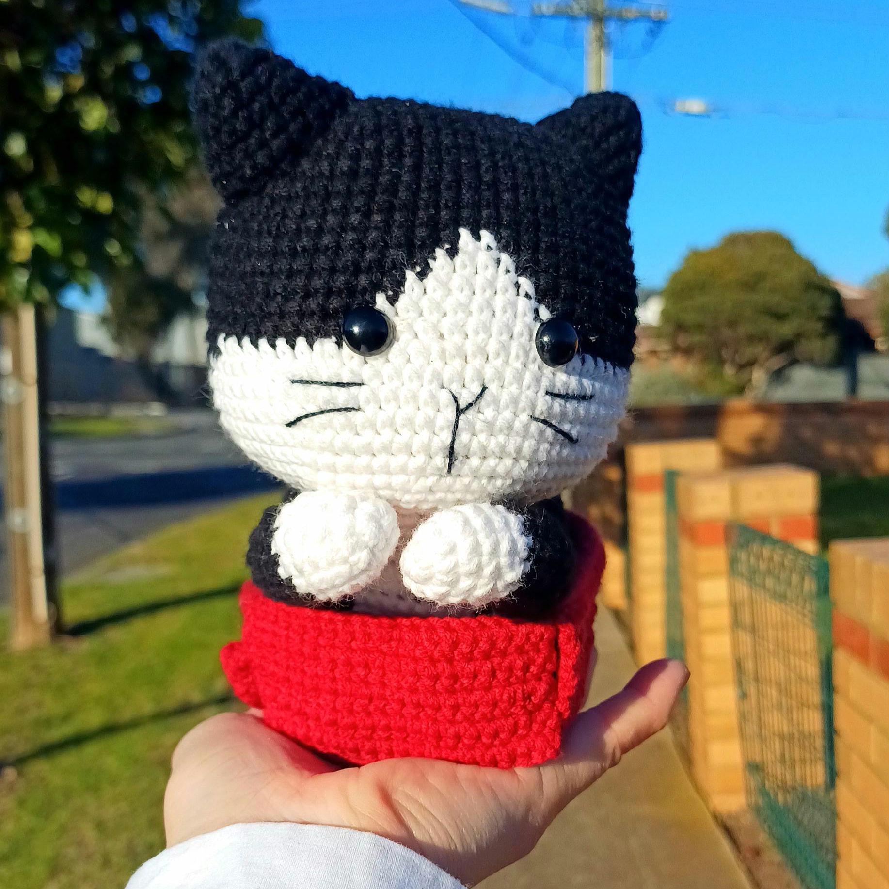 Crochet Tabby Cat Basket Plush Gift Cat Lovers Home Decor Pet Keepsake Handmade Amigurumi Soft Plush Cat Doll