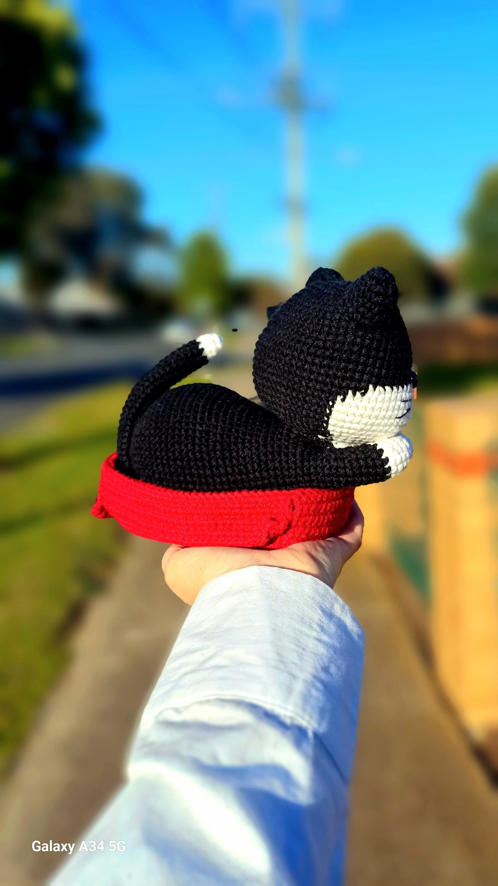 Crochet Tabby Cat Basket Plush Gift Cat Lovers Home Decor Pet Keepsake Handmade Amigurumi Soft Plush Cat Doll