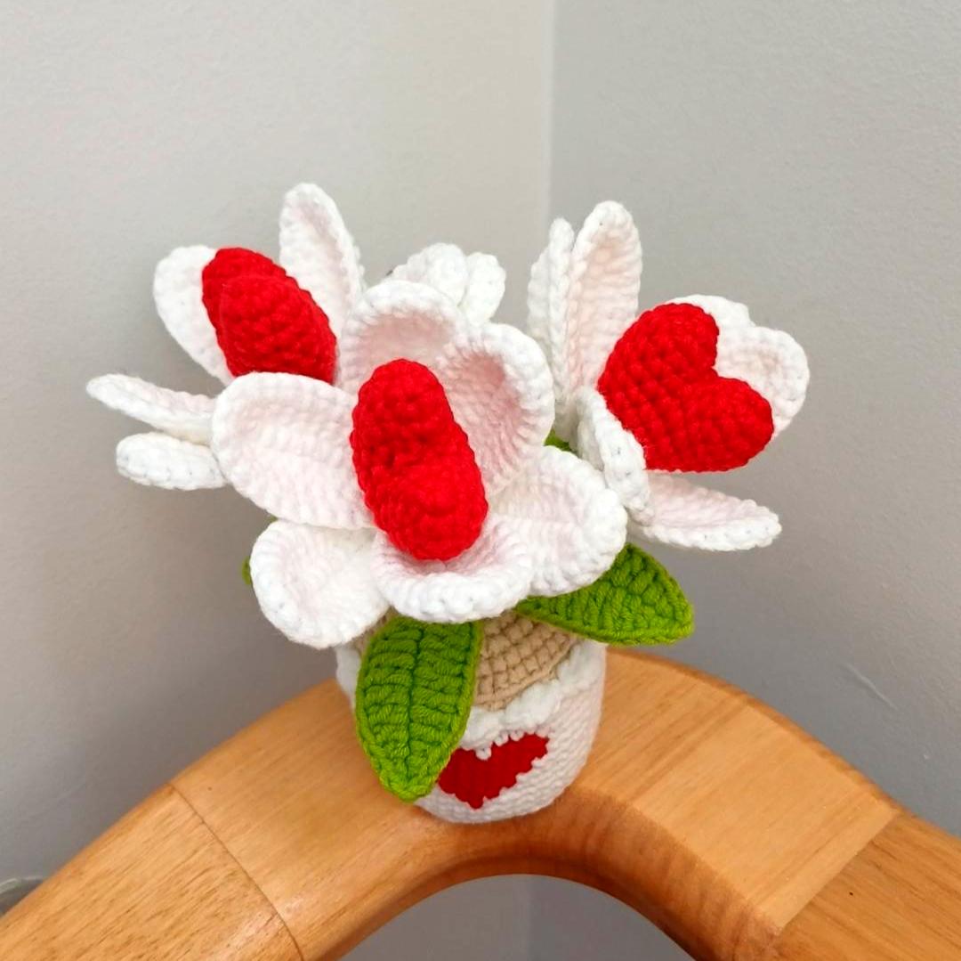 Crochet Tulip Mother's day Gift – 17 cm Handmade Flower with Love Heart Pot
