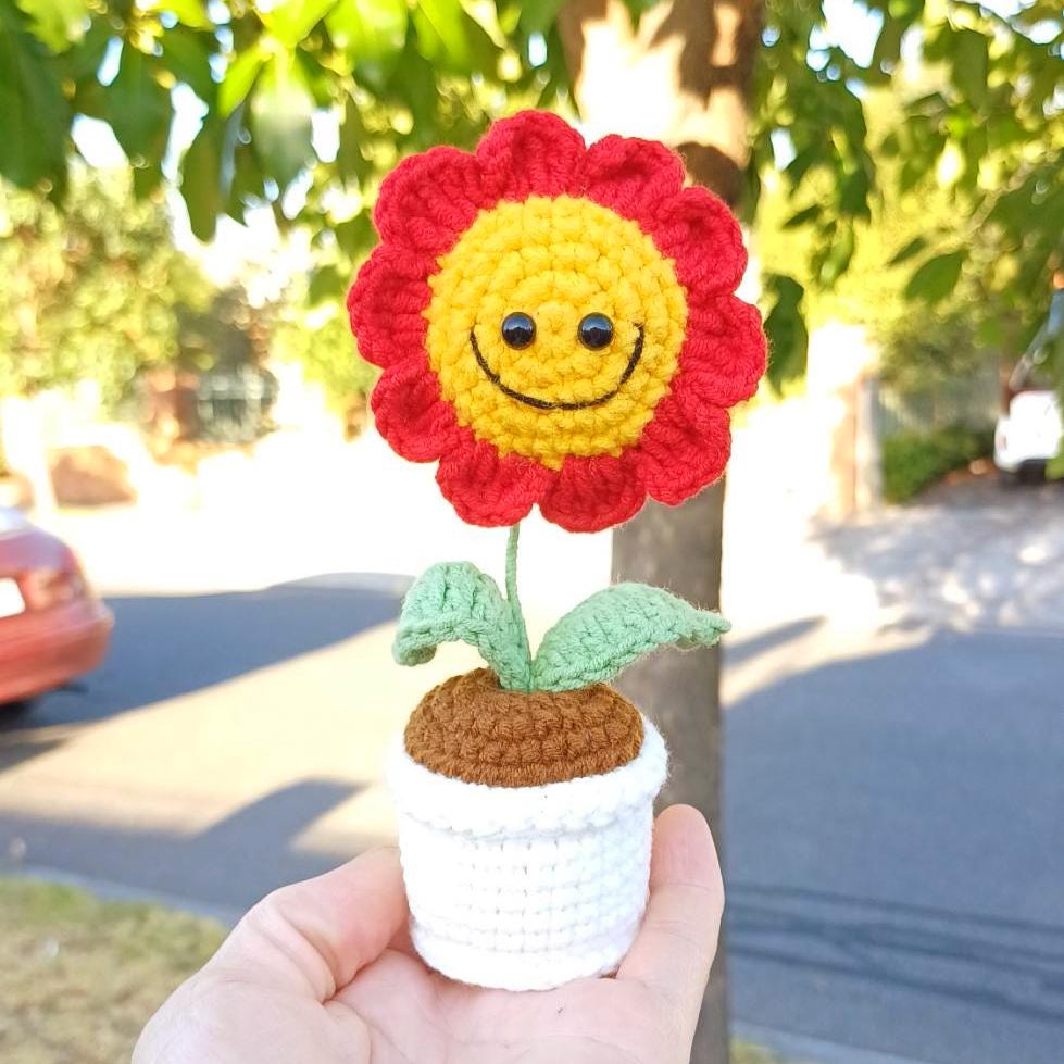Handmade Crochet Smiling Sunflower – Amigurumi Sunflower Plush – Potted Flower Decor – Unique Handmade Gift - Mother's Day Gift - Home Decor