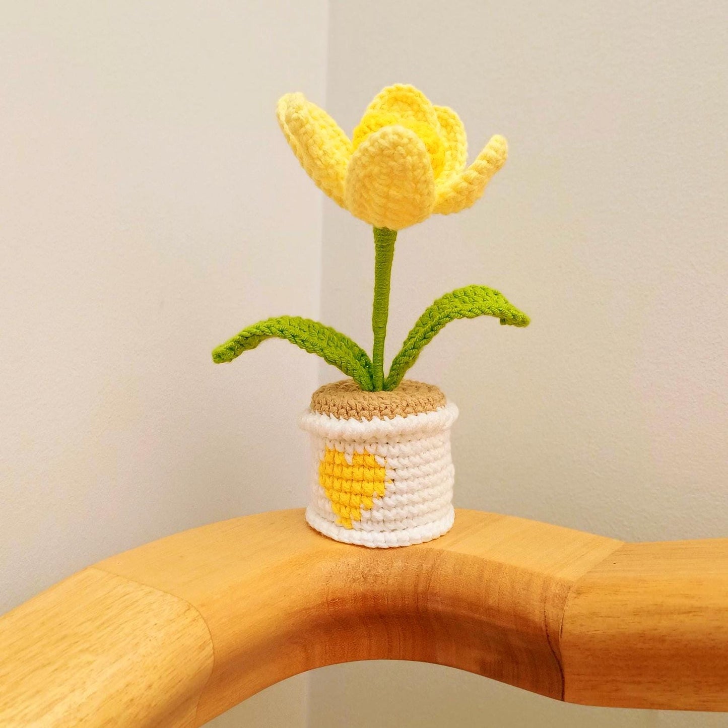 Crochet Tulip Mother's day Gift – 16 cm Handmade Flower with Love Heart Pot