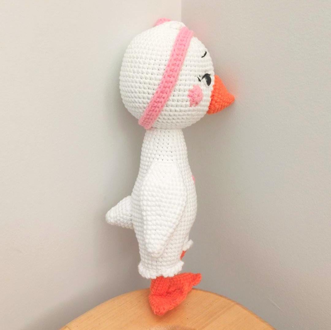 Handmade Crochet Goose Couple – Nursery Decor – 27 cm Tall – Soft Amigurumi Baby Room Decoration
