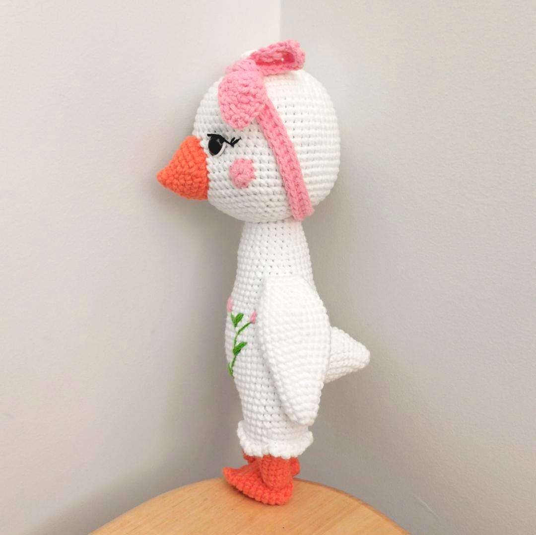 Handmade Crochet Goose Couple – Nursery Decor – 27 cm Tall – Soft Amigurumi Baby Room Decoration