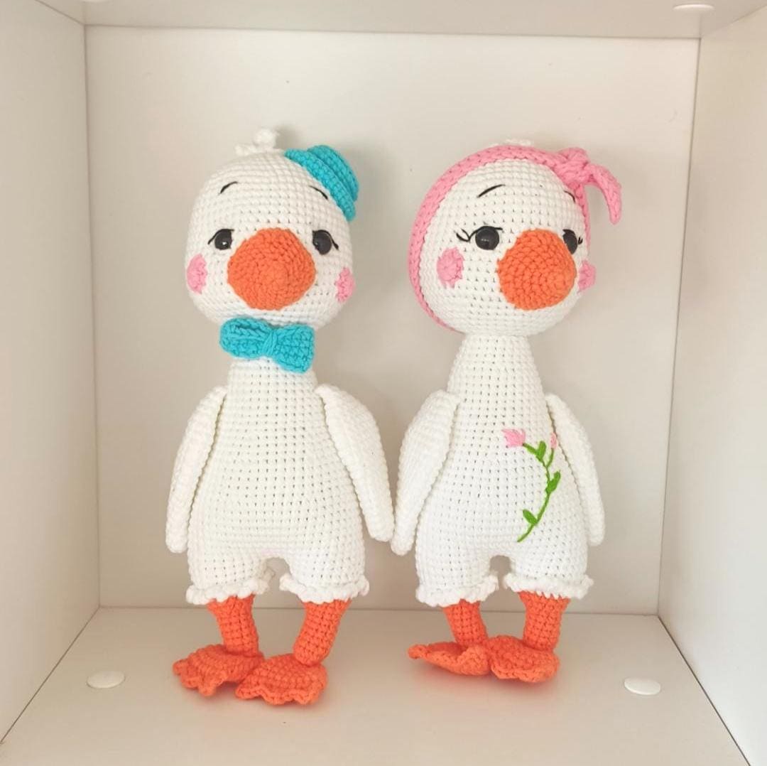 Handmade Crochet Goose Couple – Nursery Decor – 27 cm Tall – Soft Amigurumi Baby Room Decoration