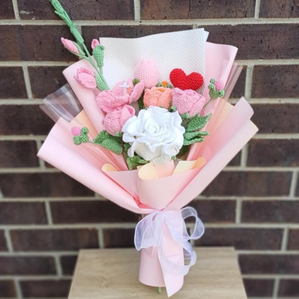 Handmade Crochet Flower Bouquet – Everlasting Rose Arrangement | Unique Gift for Birthday Anniversary Valentine’s Day Mother’s Day