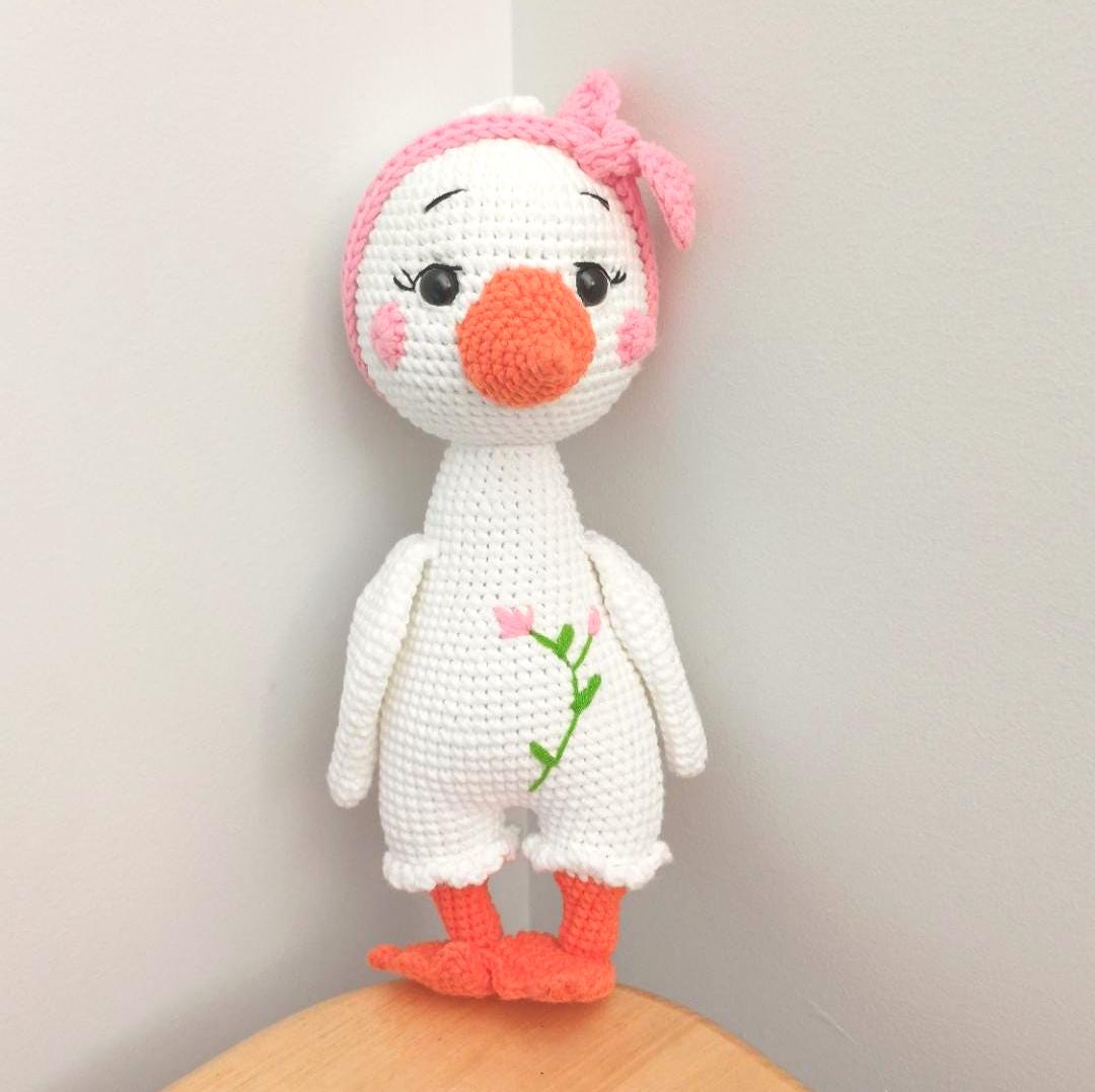 Handmade Crochet Goose Couple – Nursery Decor – 27 cm Tall – Soft Amigurumi Baby Room Decoration