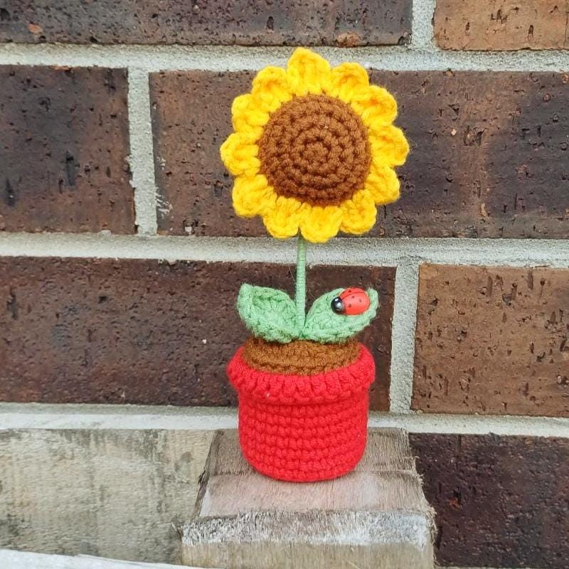 Mini Crochet Sunflower in Pot Handmade 15cm Tall Ladybug Gift Teacher Thank You Gift Desk Decor