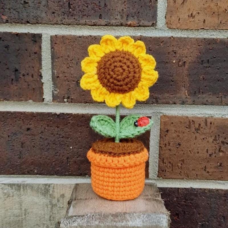 Mini Crochet Sunflower in Pot Handmade 15cm Tall Ladybug Gift Teacher Thank You Gift Desk Decor